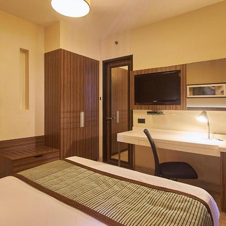 Residency Sarovar Portico Мумбай Екстериор снимка