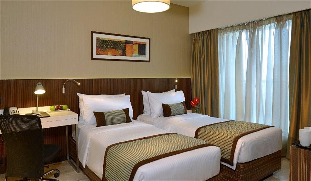 Residency Sarovar Portico Мумбай Екстериор снимка