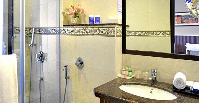 Residency Sarovar Portico Мумбай Екстериор снимка