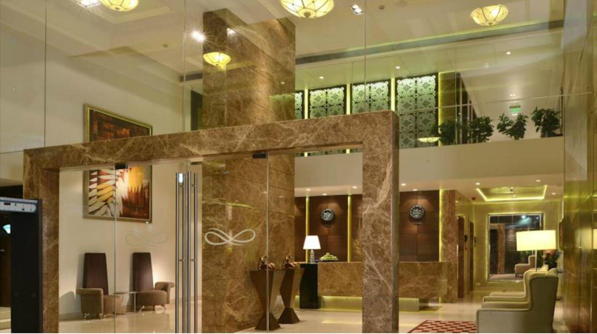 Residency Sarovar Portico Мумбай Екстериор снимка