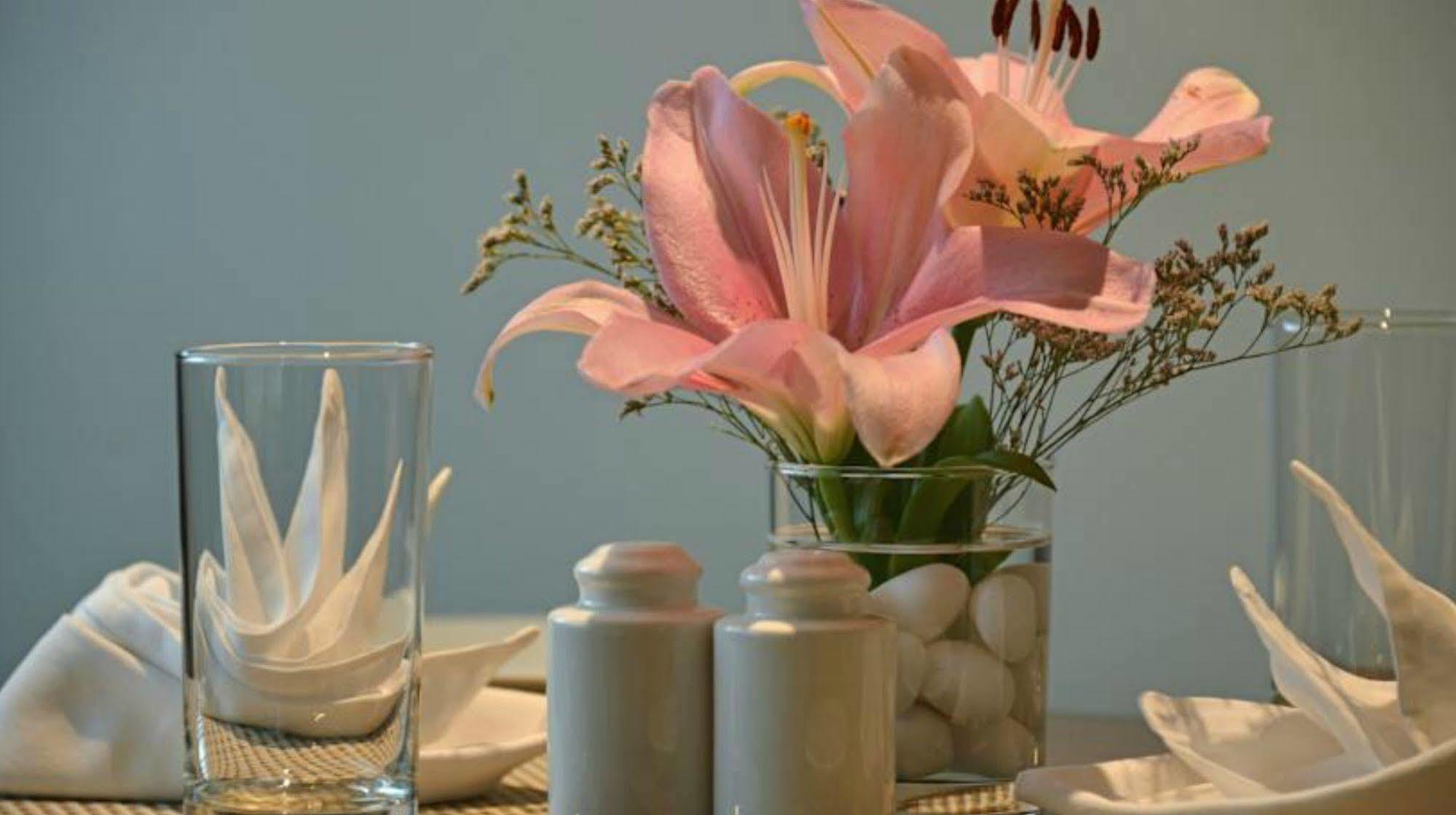 Residency Sarovar Portico Мумбай Екстериор снимка