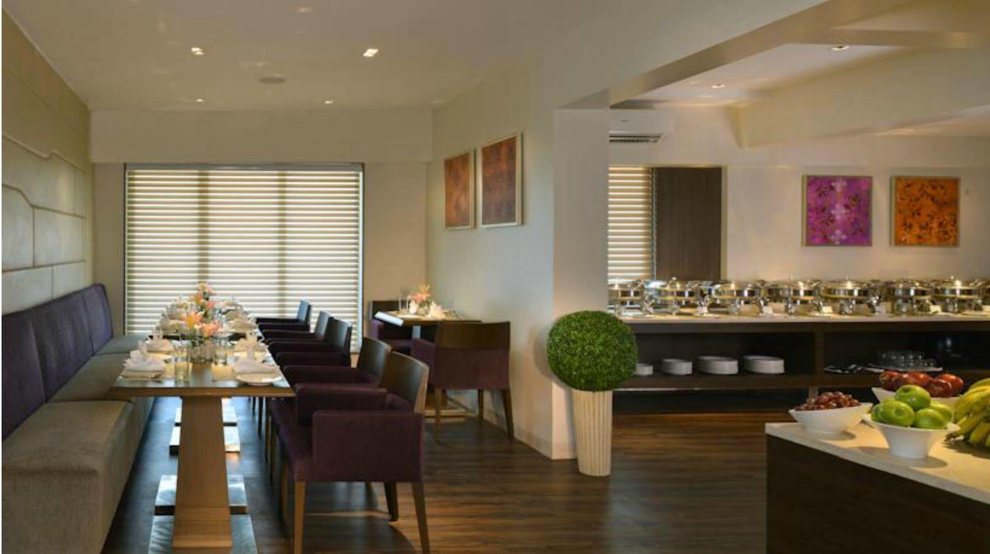 Residency Sarovar Portico Мумбай Екстериор снимка