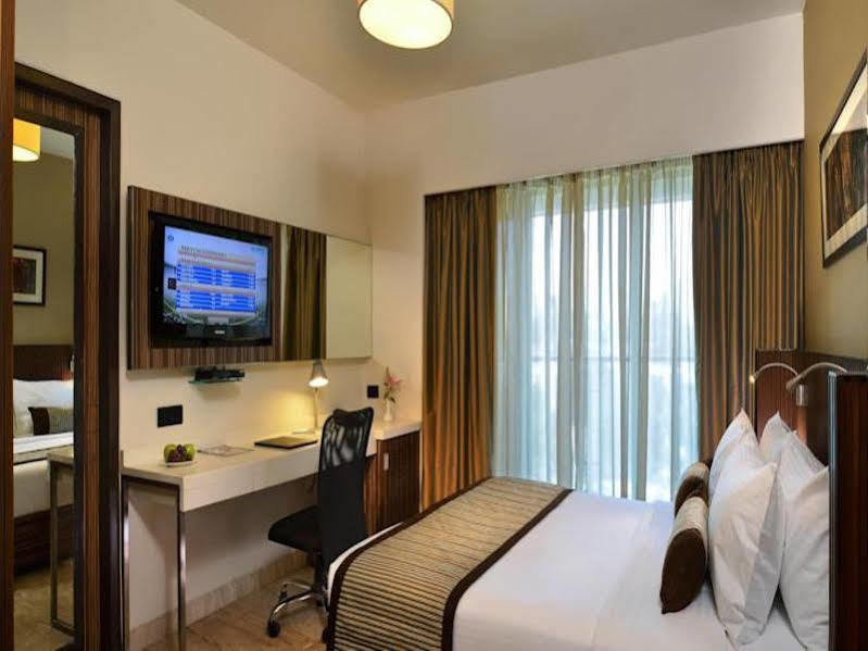 Residency Sarovar Portico Мумбай Екстериор снимка